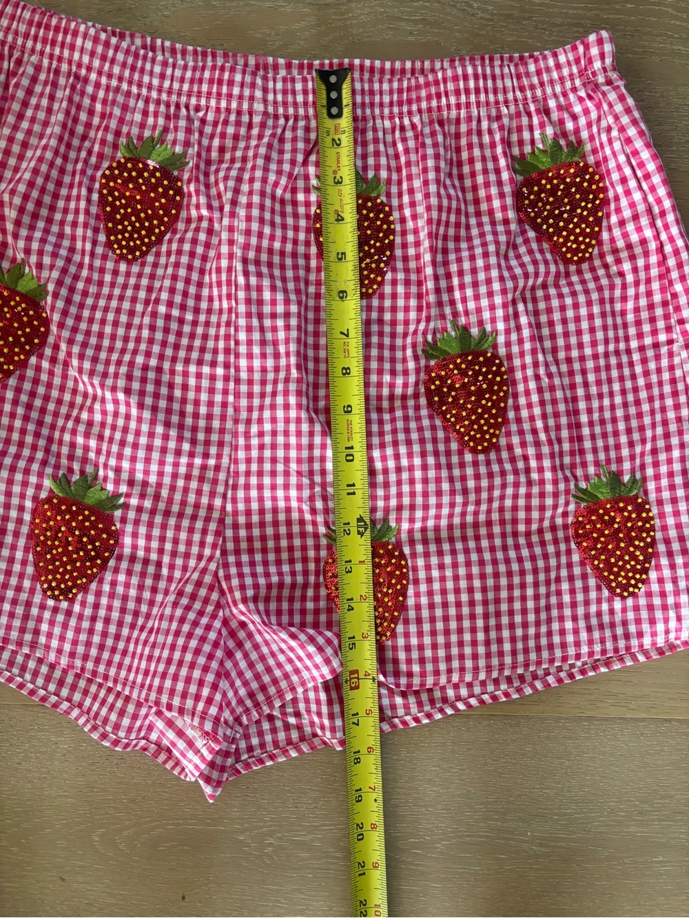 Queen Of Sparkles Gingham Beaded Strawberry Shorts Red White XXL NWT Sequin - Picture 8 of 10